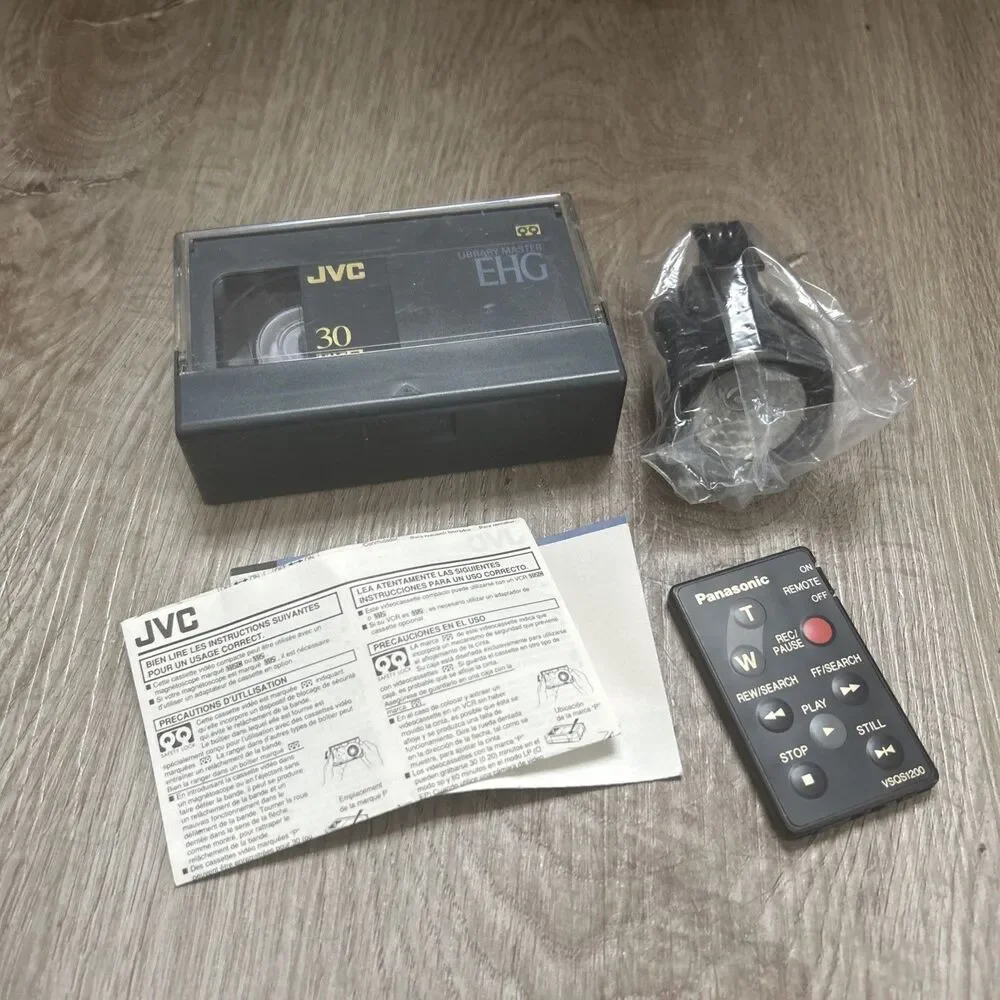 Panasonic Palmcorder PV-43D VHS-C Camcorder w/ Accessories FOR PARTS Bad Battery
